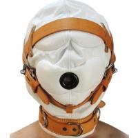 מסכת סאדו איכותית סגורה עם פתח לפה מבט מקדימה